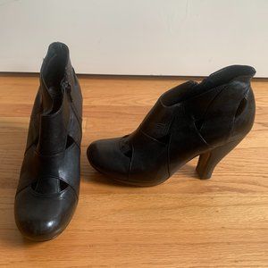 Chie Mihara black heels sz 39 (8.5)